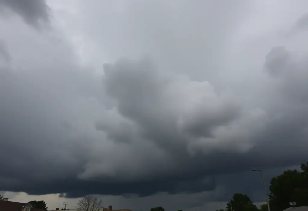 Thunderstorm clouds hovering over Clinton SC